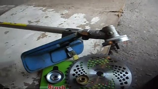 Триммер, зажимает диск для кошения травы смотреть онлайн