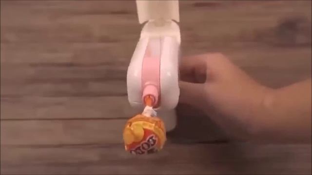 Детский конфетный пистолет. смотреть онлайн