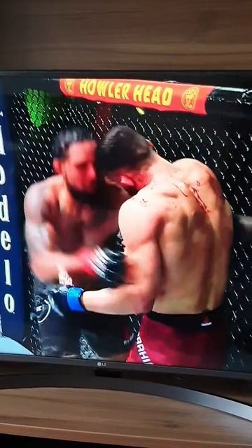 Оторвалось ухо во время боя. смотреть онлайн