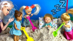УСНУЛ В ПЕСОЧНИЦЕ😴 В ДЕТСКОМ САДИКЕ😂 Катя и Макс  ВЕСЕЛАЯ СЕМЕЙКА! Куклы БАРБИ видео ДАРИНЕЛКАТВ