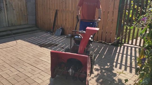 обзор снегоуборщика Tornado 2465