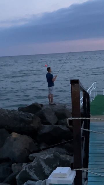 Рыбалка Геленджик с берега