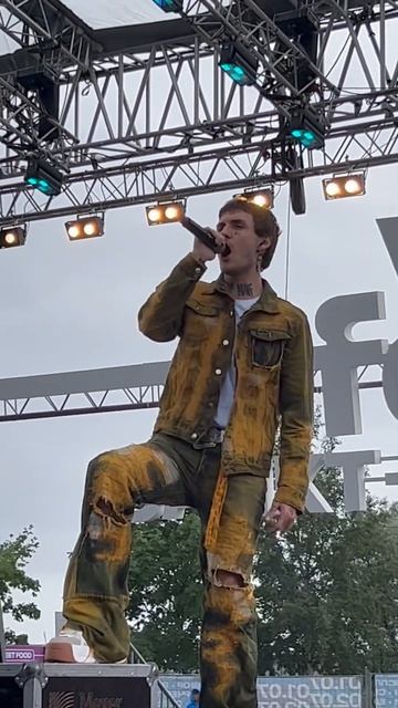 LOVV66 - Говорят чо (VK fest Спб, 01.07.2023) смотреть онлайн