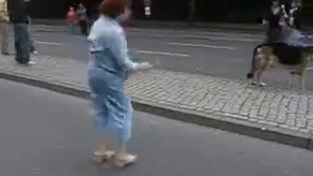 СМОТРЕТЬ ВСЕМ !!!!!!Бабка отожгла на grand-mazer-trance смотреть онлайн