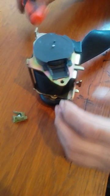 Почему ремень безопасности не вытягивается? Простое р смотреть онлайн