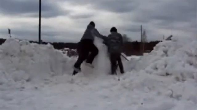 Пойдём, убьём снеговика!
