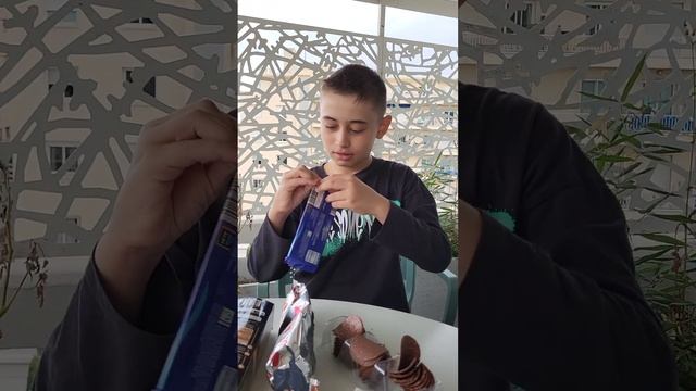 1часть обзора на шоколадние чипси ( лучше би я етого не смотреть онлайн
