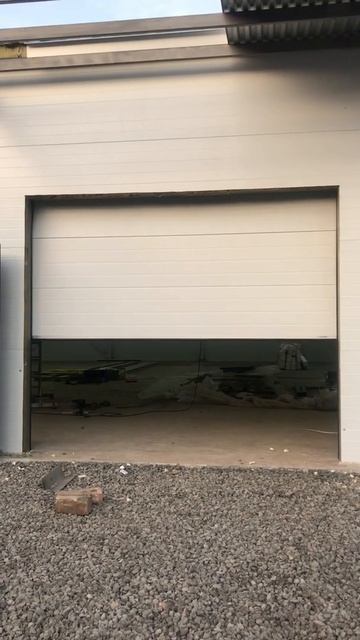 Секционные ворота Zaiger Швейцария 🇨🇭. смотреть онлайн