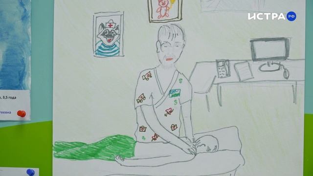 Выставка «Я и мой любимый доктор» открылась в «Парацельсе» ко Дню медицинского работника смотреть онлайн