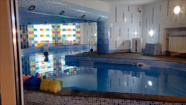 #бассейн Медитации в теплой воде.. смотреть онлайн