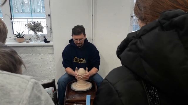 Максим Дятлов - Обжигание глины (Гончарная Школа 25.10.2020) смотреть онлайн