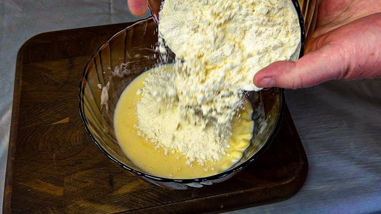 Если у вас есть 1 яблоко 1 яйцо и мука, сделайте этот десерт за 5 минут! Без духовки, быстрый смотреть онлайн