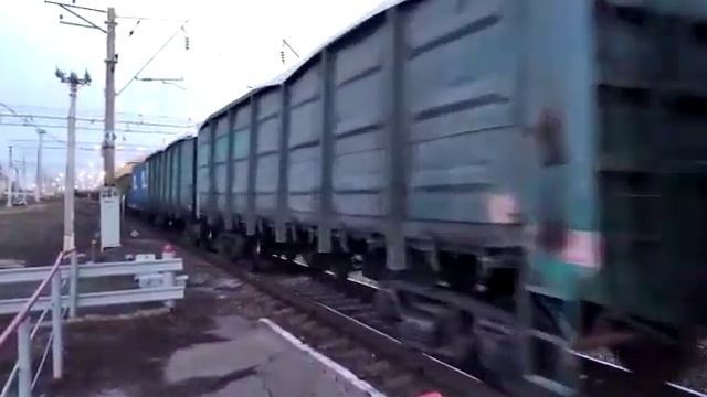 Грузовой электровоз ВЛ80с-1602 длинный состав смотреть онлайн