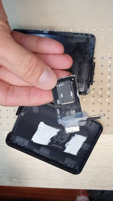 Очень странный переносной жесткий диск Very strange portable hard drive смотреть онлайн