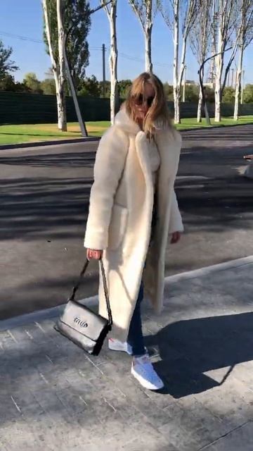 Эко шуба из овчины модель Скайлер 115 см Белый цвет Новинка смотреть онлайн