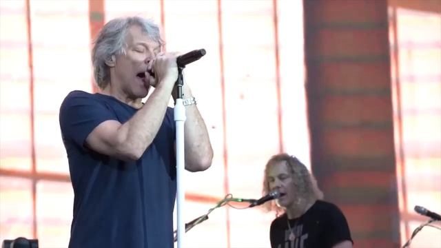 Бон Джови в Москве (из дневника европейской части турне "This House Is Not For Sale" смотреть онлайн