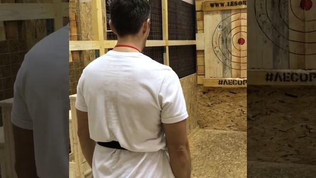 А вы знали про то, что обычным топором можно играть в д? смотреть онлайн