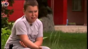 Мальчик хочет шоколадку ):