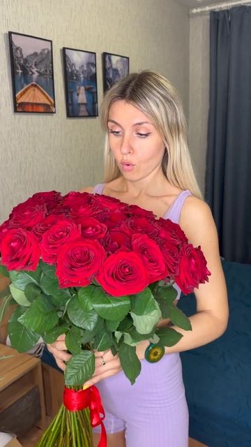 Почему дарят цветы?#shorts #ржака #веселуха #прикол #юмор смотреть онлайн