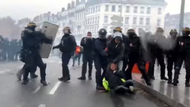 Женщина! Помни, получишь наравне с мужиками