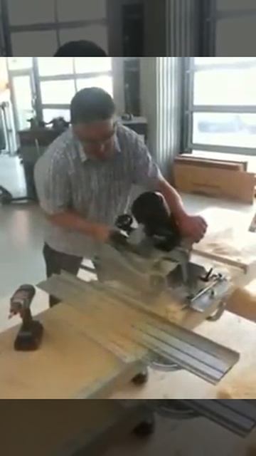 Ручной плотницкий фрезер Protool NRP 90 смотреть онлайн