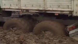 Русская техника на бездорожье  Приколы с техникой  Смешное видео