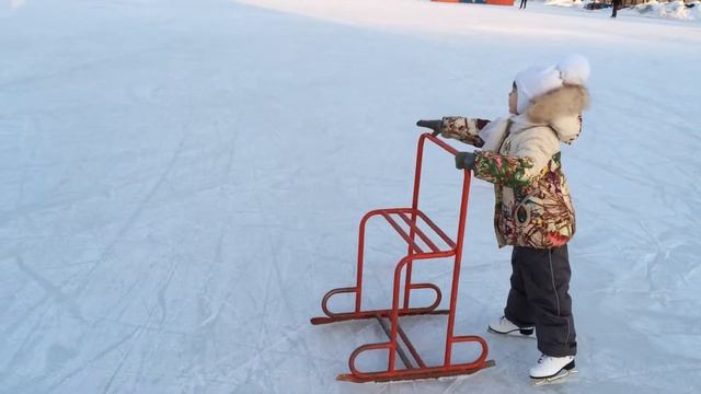 Вика на коньках смотреть онлайн