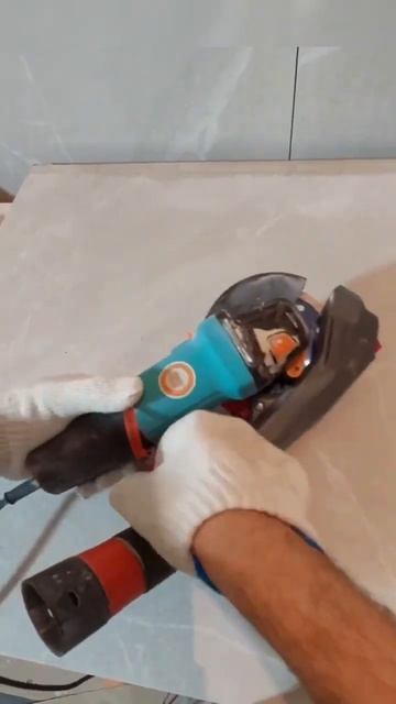 Заусовщик или Пылеотвод для запила плитки под 45 граду? смотреть онлайн