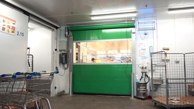 Установка скоростных ворот в гиперамаркетры "Метро" смотреть онлайн