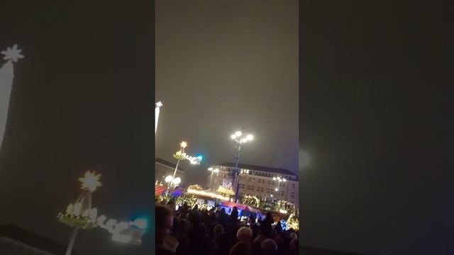 🎅(Дед Мороз🎅) на канате... 16.12.2023 год г. Гамбург... смотреть онлайн
