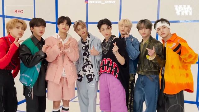 [RUS SUS | РУС САБ] Stray Kids | Похвалите друг друга как можно больше! | Q&A для ViVi смотреть онлайн