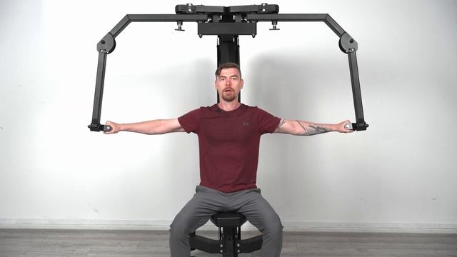 Как тренироваться на тренажере Баттерфляй задние дельты BRONZE GYM PARTNER ML-810