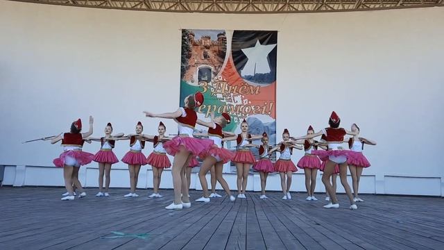 Начнём Неделю ЯРКО! смотреть онлайн