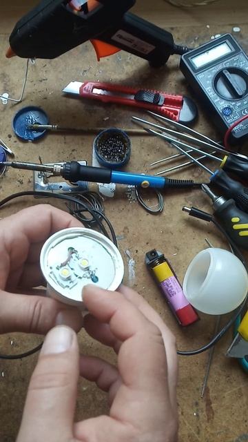 Диодная лампа с аккумулятором #homemade смотреть онлайн