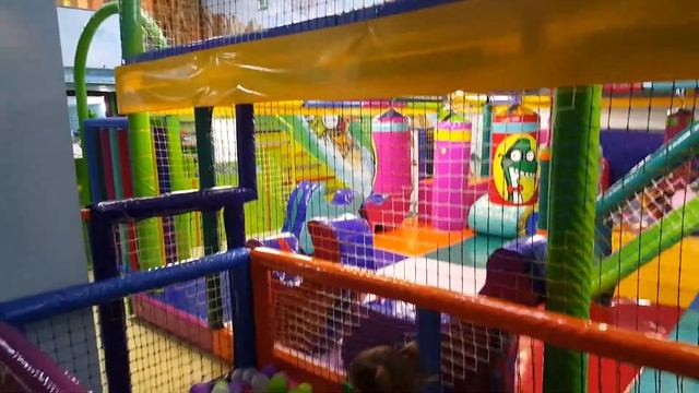 Посещение развлекательного клуба Pekesaurios в Аликанте -развлечения для детей