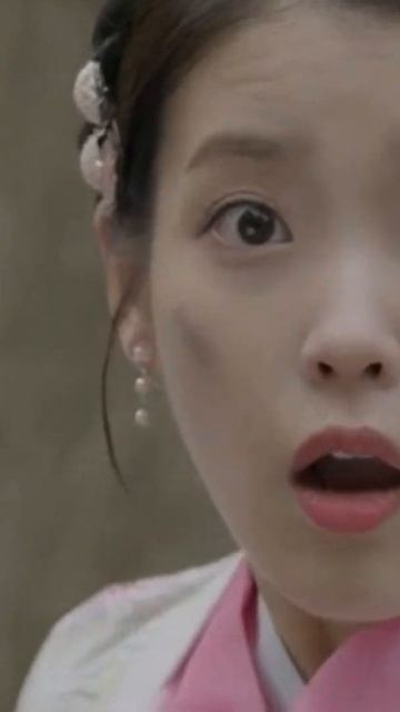 Попала в прошлое и встретила принца Лунные влюблённые смотреть онлайн