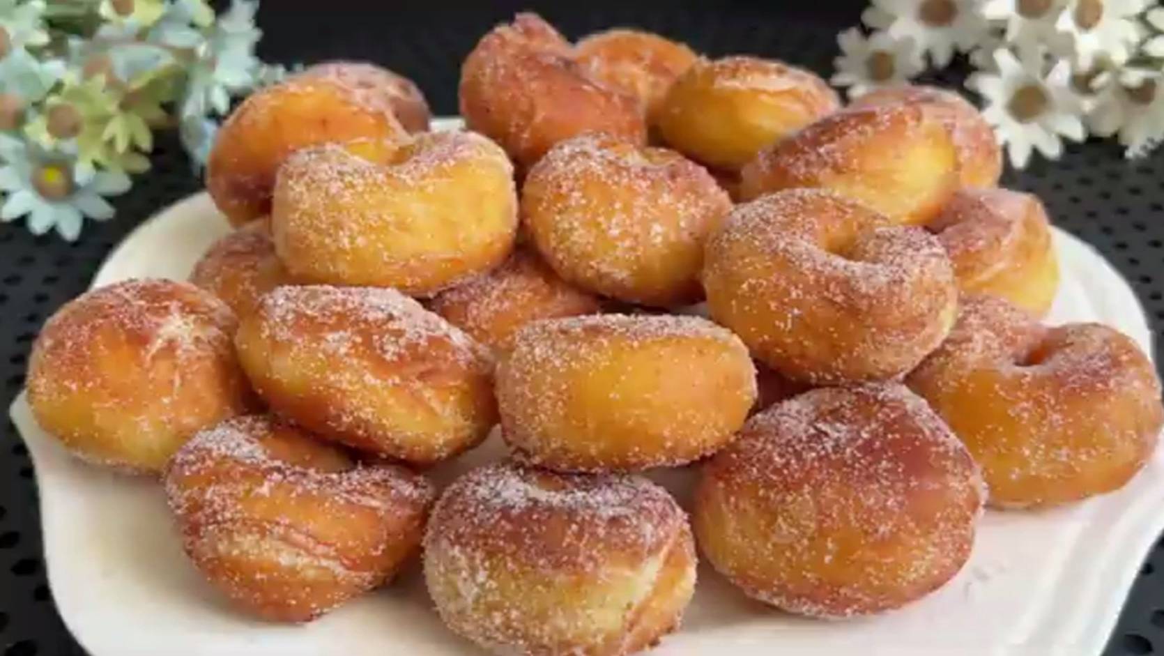 Быстрый десерт | Пончики к чаю | Без духовки и дрожжей смотреть онлайн