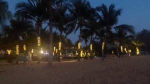Вечерняя Паттайя  .Пляж Наджомтьен. Mangrove Hotel