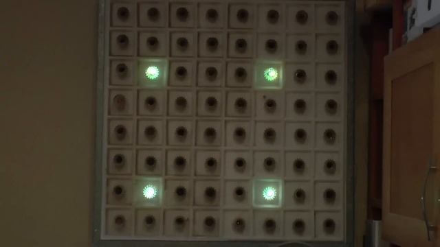 Цветомузыка из 90-х - 16-канальная СДУ и матричный экран на 64 лампы - моя самоделка.