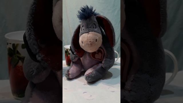 Теперь вы можете сами поучаствовать в создании ролика и передать привет всему миру! смотреть онлайн