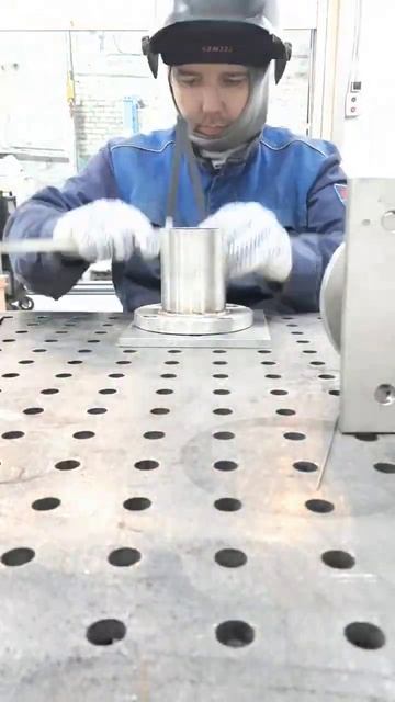 Разметка, сварка фланцев: круг + квадрат. #сварка #нержа смотреть онлайн