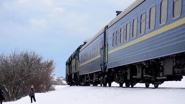 2ТЭ116-1062 следует по перегону Берда-Бердянск с поездом №116\115 сообщением Киев-Бердянск.