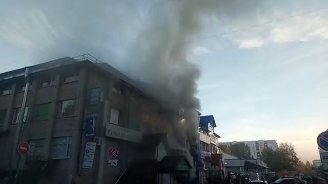 Пожар в ТЦ Барк 11.10.2018 смотреть онлайн