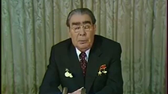 Поющий Брежнев смотреть онлайн