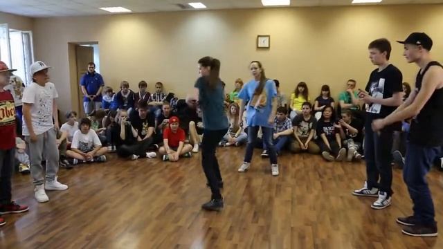 Дэнсок VS Алина и Катя VS Никитка и Вова - 1/8 Hip-Hop 2x2 - Kill The Beat 2013 смотреть онлайн