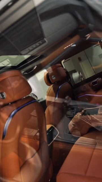 Мы даже не знаем, что нам больше нравится — брутальный смотреть онлайн