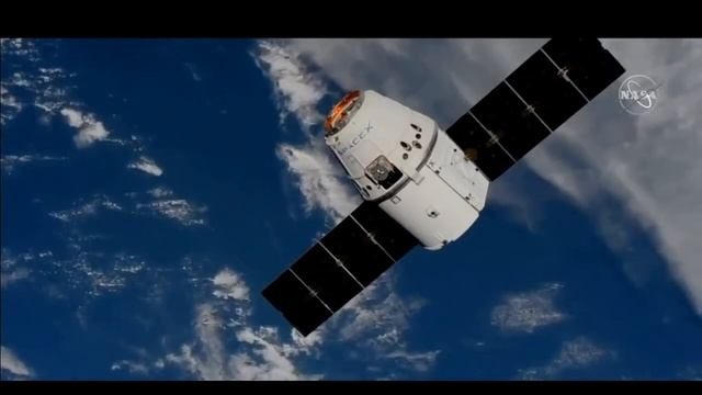 NASA показала стыковку Cargo Dragon с МКС смотреть онлайн