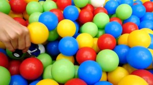 Посылка для чудо машинок - Вспыш и Крушила помогают Супер крыльям - Машины сказки.