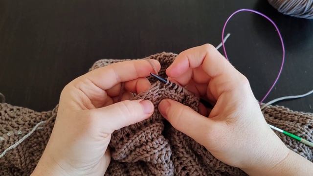 ПРОСТОЙ СПОСОБ ОБВЯЗКИ ПРОЙМЫ РУКАВА ДЛЯ ЖИЛЕТОК/БЕЗР смотреть онлайн