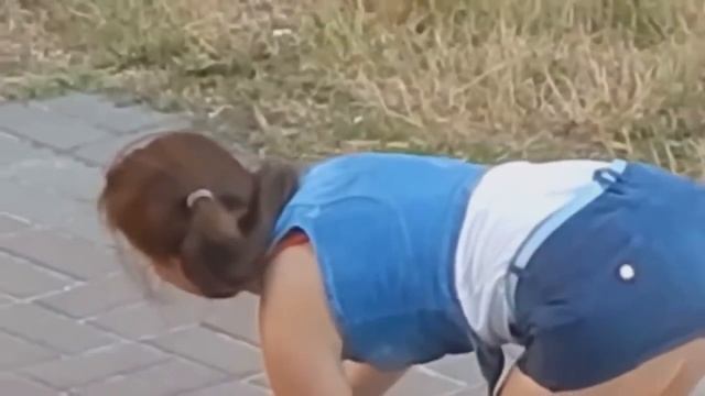 ЛУЧШИЕ приколы дня с девушкамистервытупые бабы